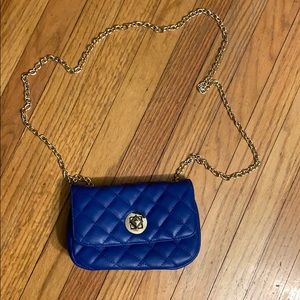 Crossbody purse